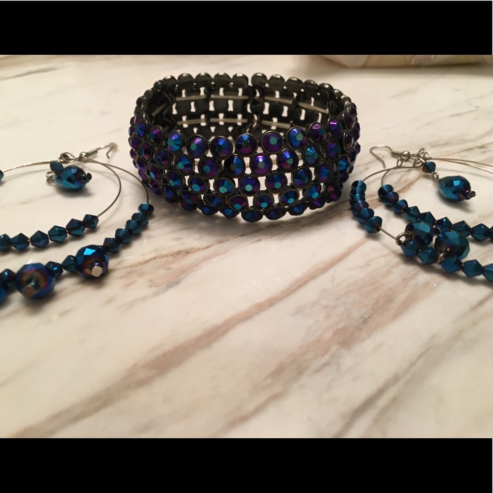 Blue earrings and bracelet set